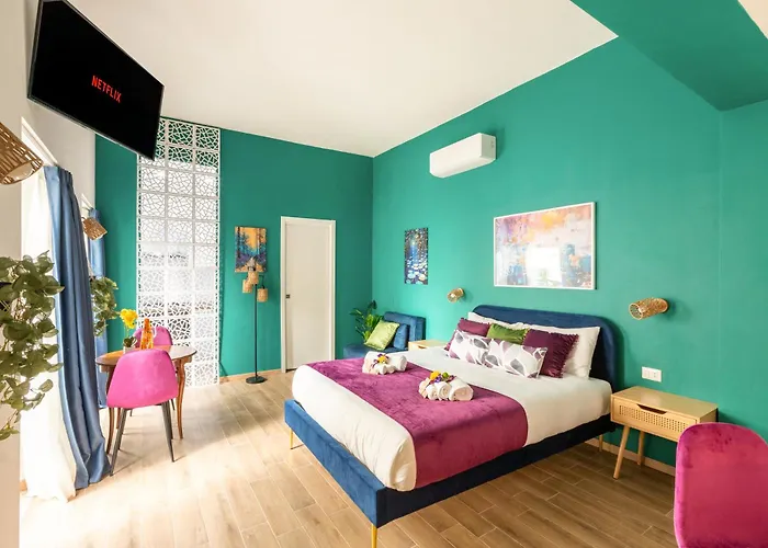 Apartment Historic Center Boho - 5min Colosseum, 300m To Metro, A-c Rom